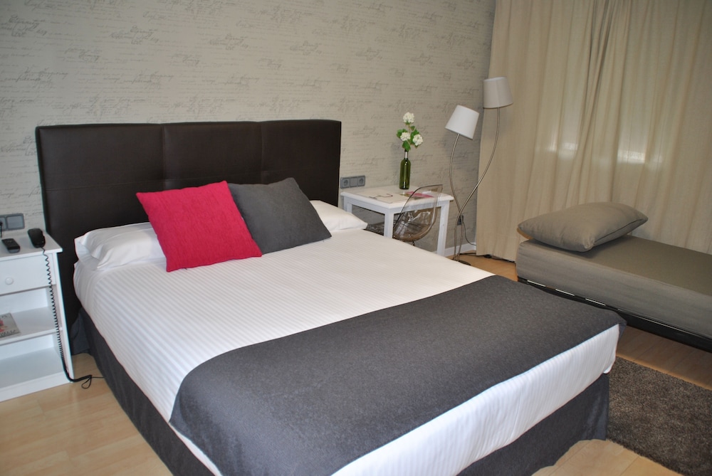 Habitación Doble con Cama supletoria del hotel Junquera. Foto 3