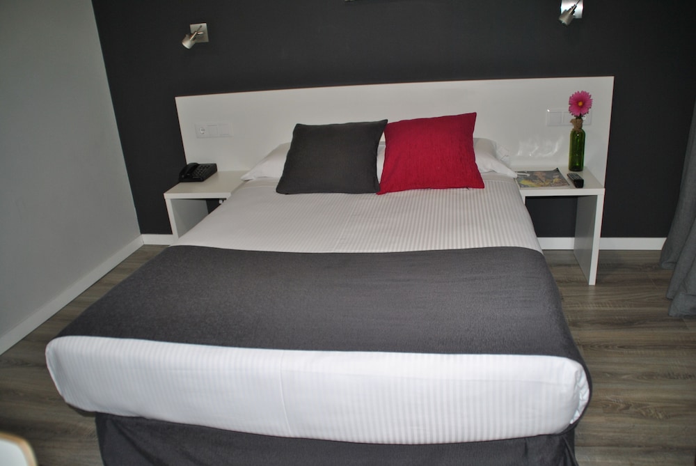 Habitación económica doble del hotel Junquera. Foto 3