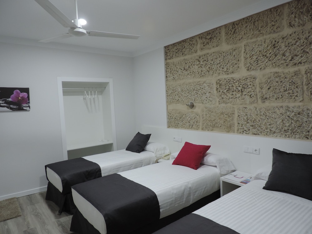 Habitación Triple Económica del hotel Junquera. Foto 2