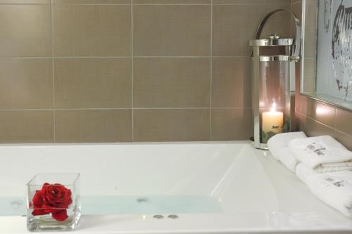 Suite del hotel Torre De Nuñez. Foto 4