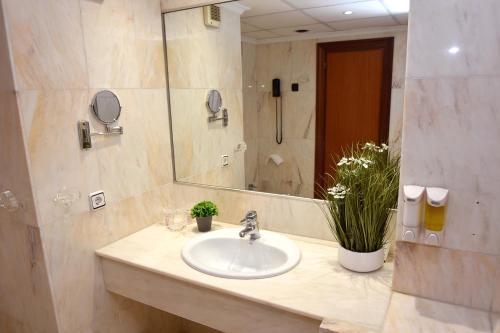 Habitación Doble - 2 camas del hotel Turia. Foto 4