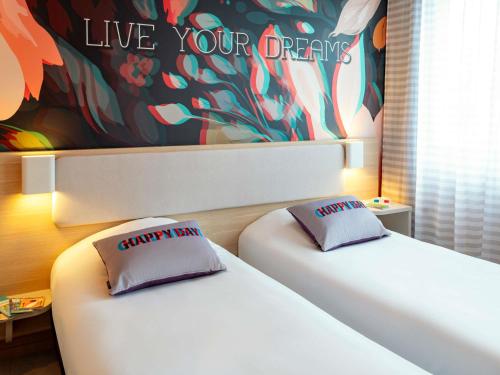 Habitación Doble Estándar - 2 camas del hotel Campanile Bordeaux Centre - Gare Saint-jean. Foto 2