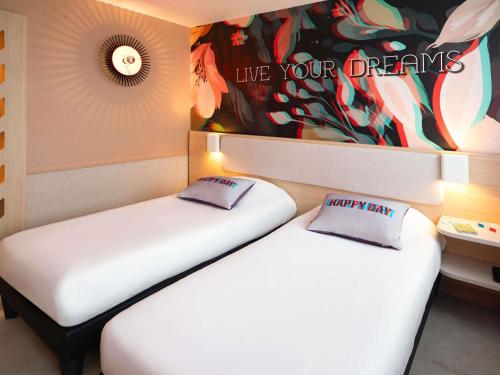 Habitación Doble Estándar - 2 camas del hotel Campanile Bordeaux Centre - Gare Saint-jean. Foto 4