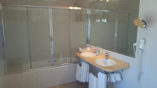 Habitación Triple del hotel Aranda. Foto 1