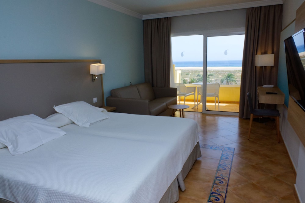 Habitación doble, vistas al mar del hotel Buganvilla and Spa. Foto 2