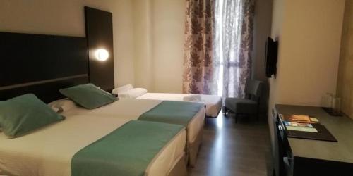 Habitación Doble - No fumadores del hotel Ciudad De Ponferrada. Foto 3