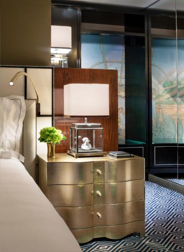 Habitación Madison - Cama extragrande del hotel The Carlyle, A Rosewood. Foto 2