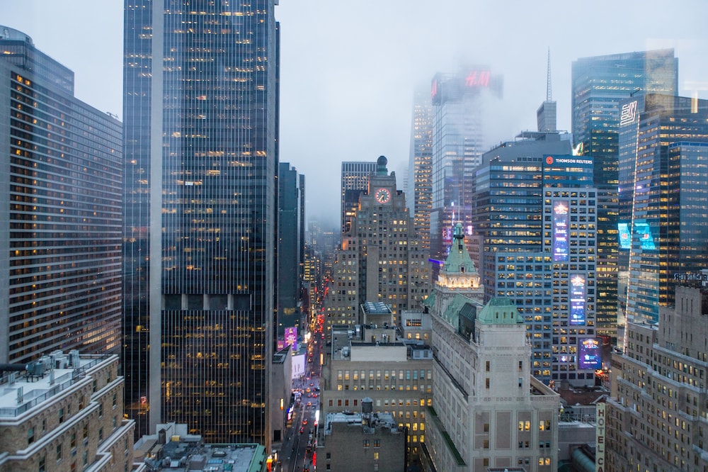 Suite junior, 1 cama de matrimonio grande (Midtown View) del hotel Intercontinental New York Times Square. Foto 3