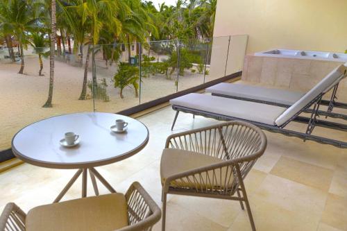 Selección Familiar - Suite junto a la playa del hotel Grand Palladium Kantenah Resort and Spa All Inclusive