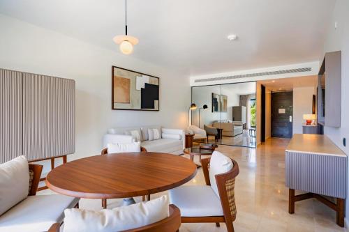 Selección Familiar - Suite junto a la playa del hotel Grand Palladium Kantenah Resort and Spa All Inclusive. Foto 5