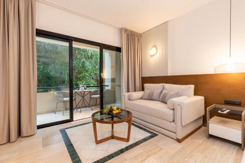 Suite Junior con vistas al jardín del hotel Grand Palladium Kantenah Resort and Spa All Inclusive