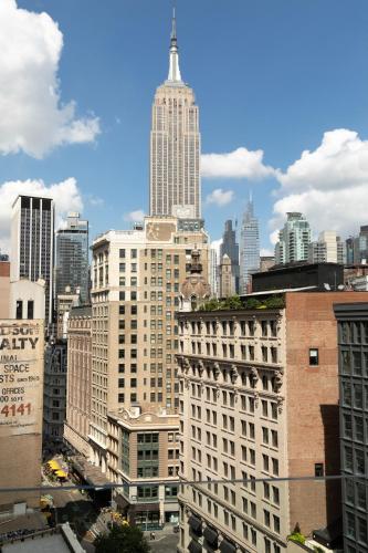 Habitación Deluxe con 2 terrazas completas del hotel Broadway Plaza. Foto 1