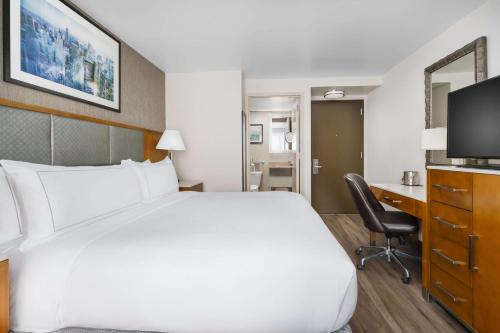 Habitación con vistas y cama extragrande del hotel Doubletree By Hilton New York City - Chelsea. Foto 3