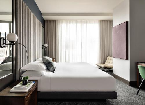 Habitación King con bañera accesible - Acceso para movilidad del hotel Kimpton Hotel Eventi