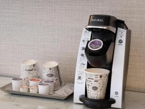 Habitación Doble - 2 camas dobles del hotel HILTON NEW YORK FASHION DISTRICT. Foto 6