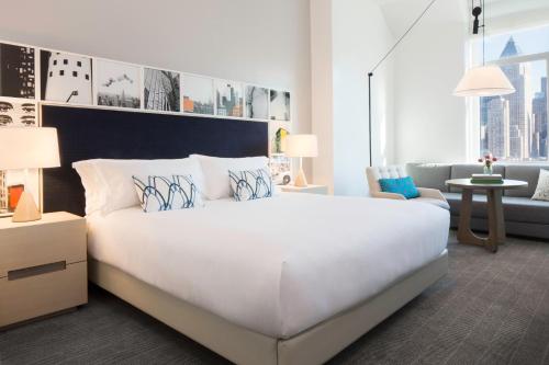 Habitación Premium con vistas a la ciudad y acceso para personas de movilidad reducida - 1 cama extragrande del hotel Ink 48. Foto 1