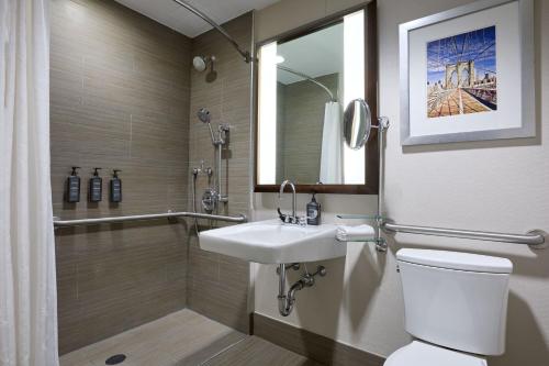 Suite, 2 dobles, sofá cama del hotel Sheraton Brooklyn. Foto 7