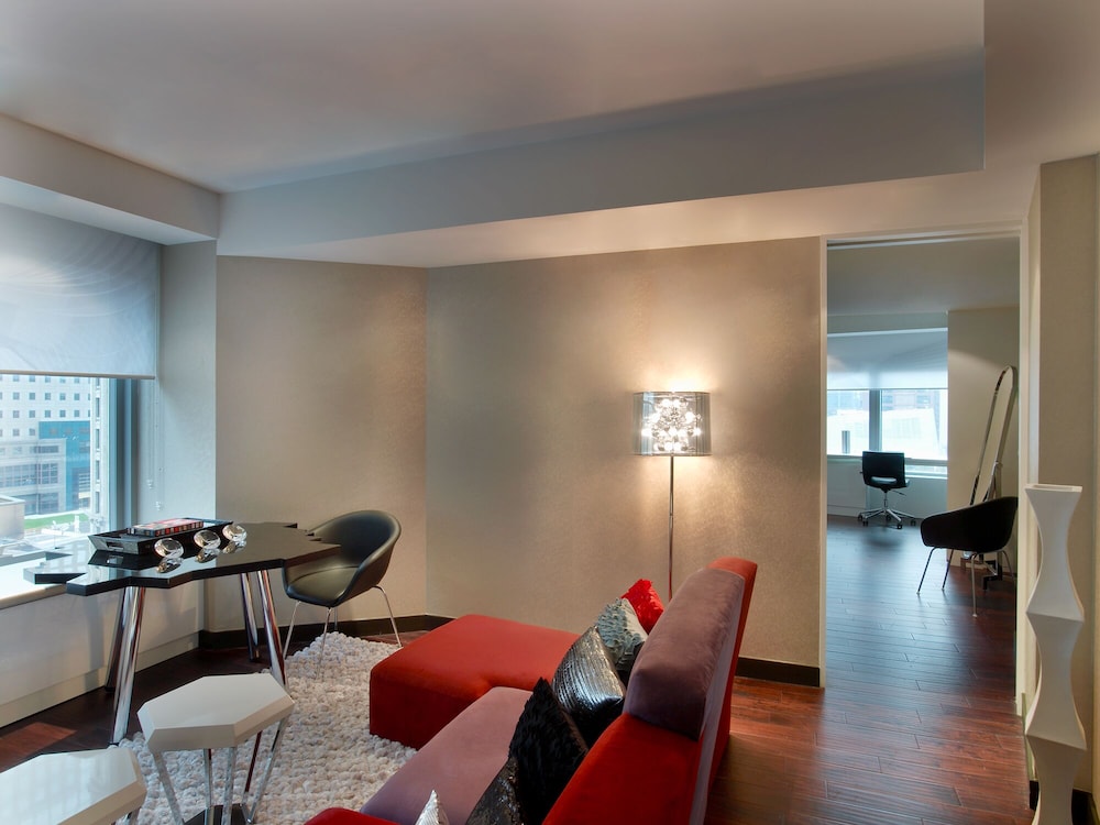 Suite estándar, 1 cama de matrimonio grande, vistas a la ciudad del hotel The Washington. Foto 1