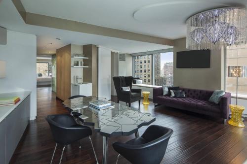 Suite Deluxe de 1 dormitorio con vistas a la ciudad - 1 cama extragrande - No fumadores del hotel The Washington. Foto 2