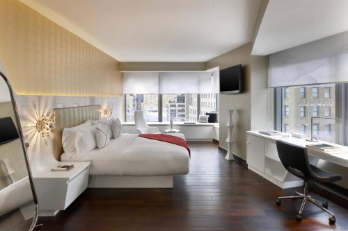 Suite Deluxe de 1 dormitorio con vistas a la ciudad - 1 cama extragrande - No fumadores del hotel The Washington. Foto 3