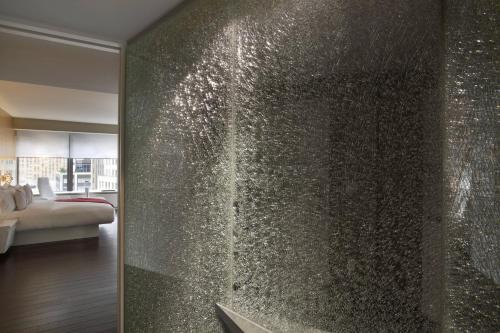 Suite Deluxe de 1 dormitorio con vistas a la ciudad - 1 cama extragrande - No fumadores del hotel The Washington. Foto 7