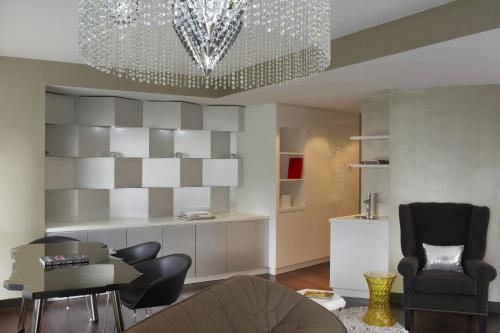 Suite Deluxe de 1 dormitorio con vistas a la ciudad - 1 cama extragrande - No fumadores del hotel The Washington. Foto 9