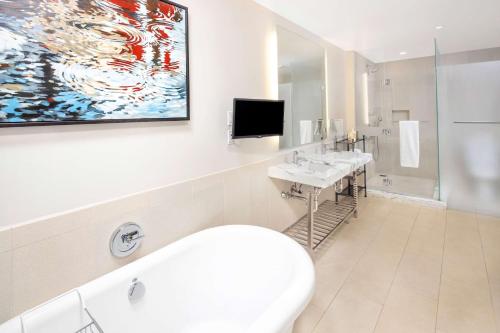 Suite con balcón en el ático del hotel Hilton Club West 57th Street New York