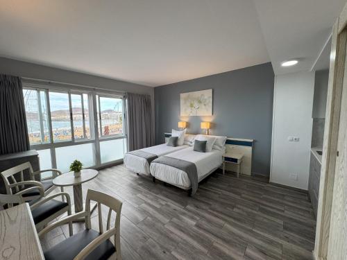 Estudio con vistas al mar del hotel Colón Playa. Foto 1