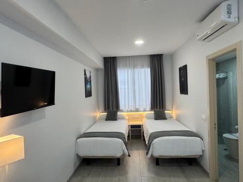 Estudio Triple Estándar del hotel Colón Playa. Foto 9