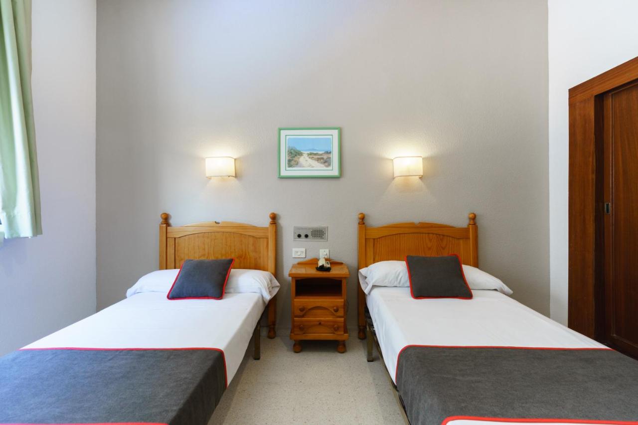 Habitación doble del hotel Costa Andaluza. Foto 1