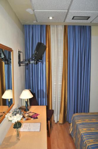 Habitación Individual del hotel España. Foto 7