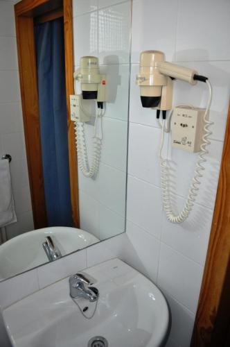 Habitación Triple del hotel España. Foto 4