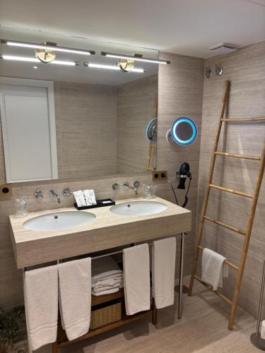 Habitación Deluxe del hotel Europa. Foto 4