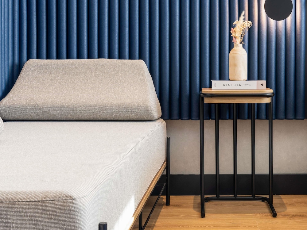 Habitación Superior Deluxe con 1 cama Queen, habitación accesible en el edificio Deluxe del hotel Novotel Madrid Feria and Airport