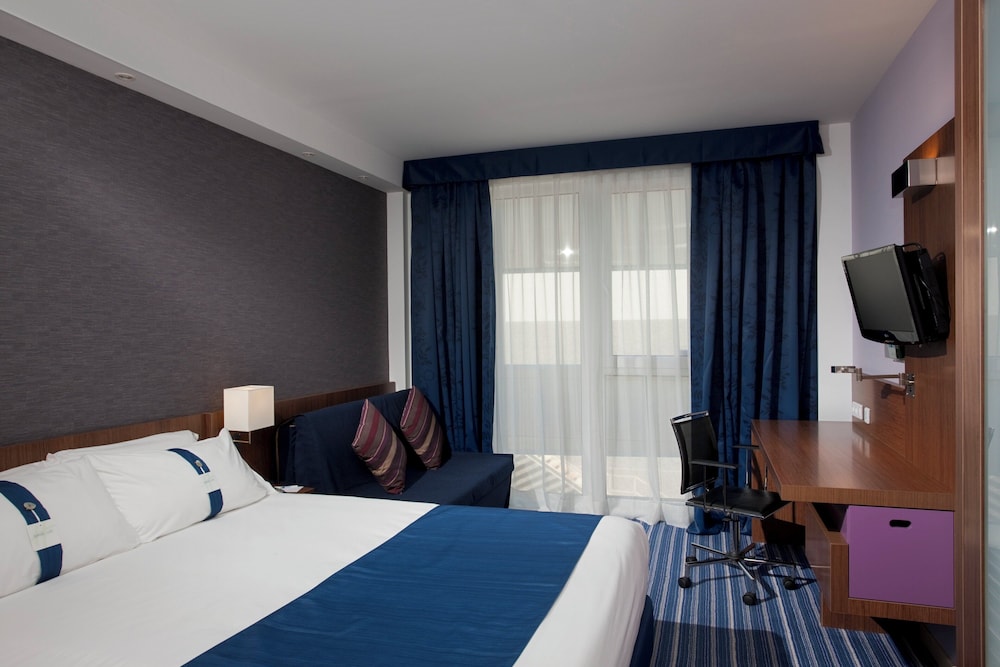 Habitación estándar, 1 cama doble con sofá cama del hotel Holiday Inn Express Madrid-leganes, An Ihg. Foto 1