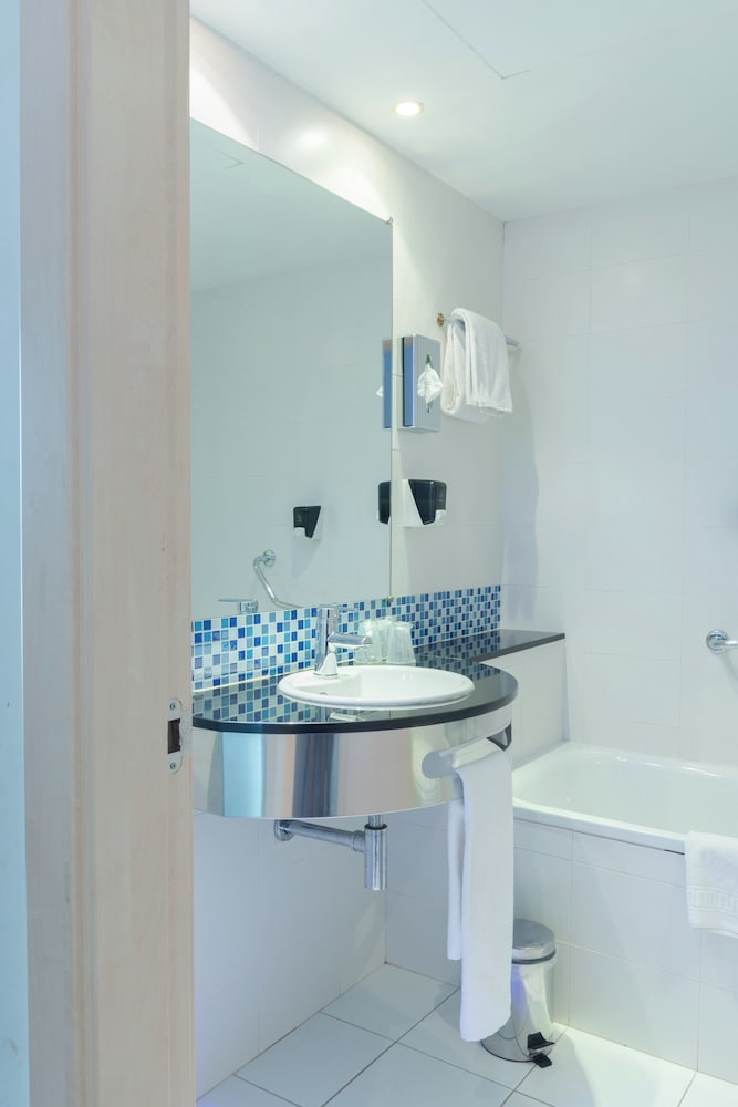 Habitación estándar, 1 cama doble con sofá cama del hotel Holiday Inn Express Madrid-leganes, An Ihg. Foto 2