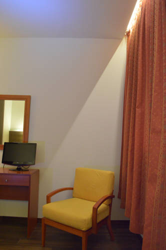 Habitación doble del hotel De Francia Y París. Foto 3