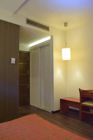 Habitación doble 2 camas del hotel De Francia Y París. Foto 1