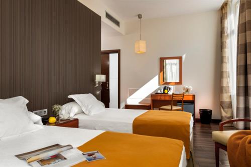 Habitación Doble - 2 camas del hotel De Francia Y París. Foto 12