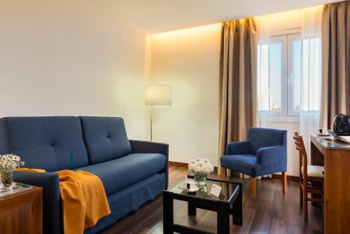 Habitación Familiar del hotel De Francia Y París. Foto 2