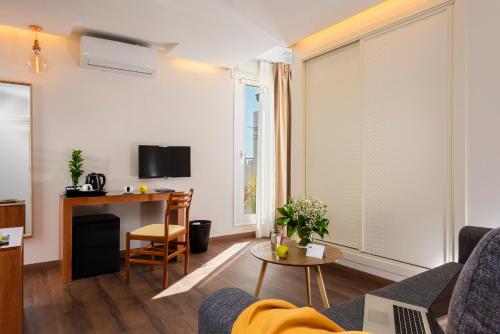 Habitación Familiar con terraza del hotel De Francia Y París. Foto 4