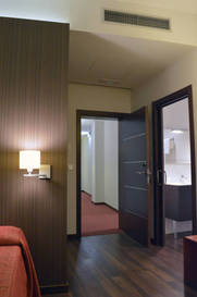 Habitación doble 2 camas del hotel De Francia Y París. Foto 3