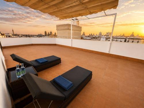 Habitación Familiar con terraza del hotel De Francia Y París. Foto 4