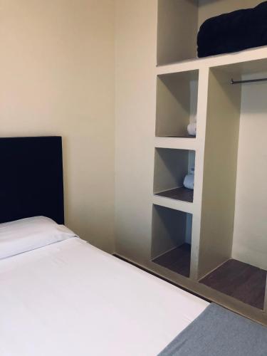 Habitación Doble Económica - 1 o 2 camas del hotel Orfebre Góngora. Foto 16