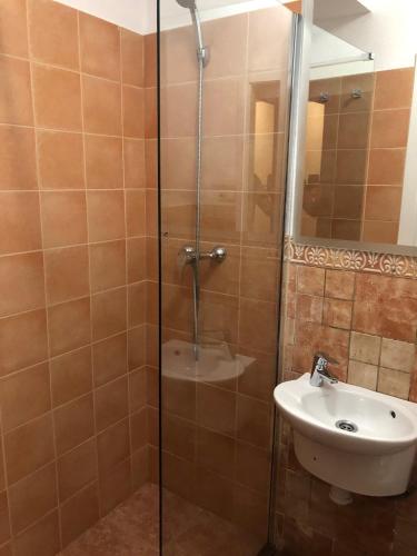 Habitación Doble Económica - 1 o 2 camas del hotel Orfebre Góngora. Foto 21