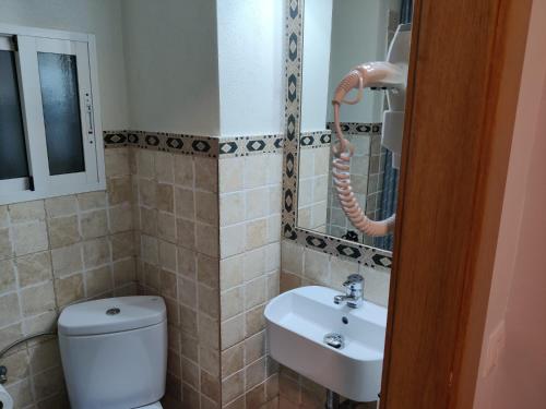 Habitación Doble Económica - 1 o 2 camas del hotel Orfebre Góngora. Foto 25