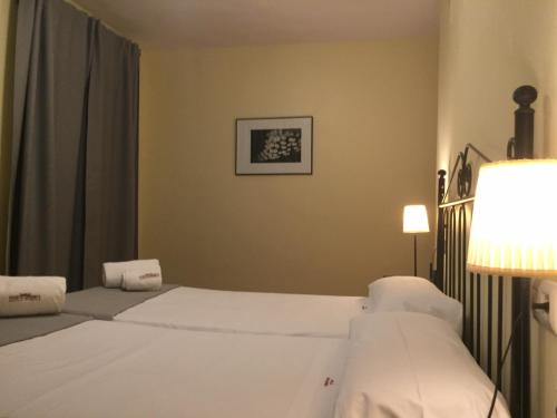 Habitación Doble Estándar - 1 o 2 camas del hotel Orfebre Góngora. Foto 13