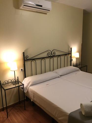 Habitación Doble Estándar - 1 o 2 camas del hotel Orfebre Góngora. Foto 15