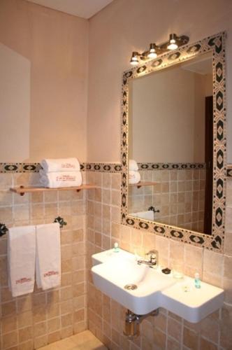 Habitación Doble Estándar - 1 o 2 camas del hotel Orfebre Góngora. Foto 21