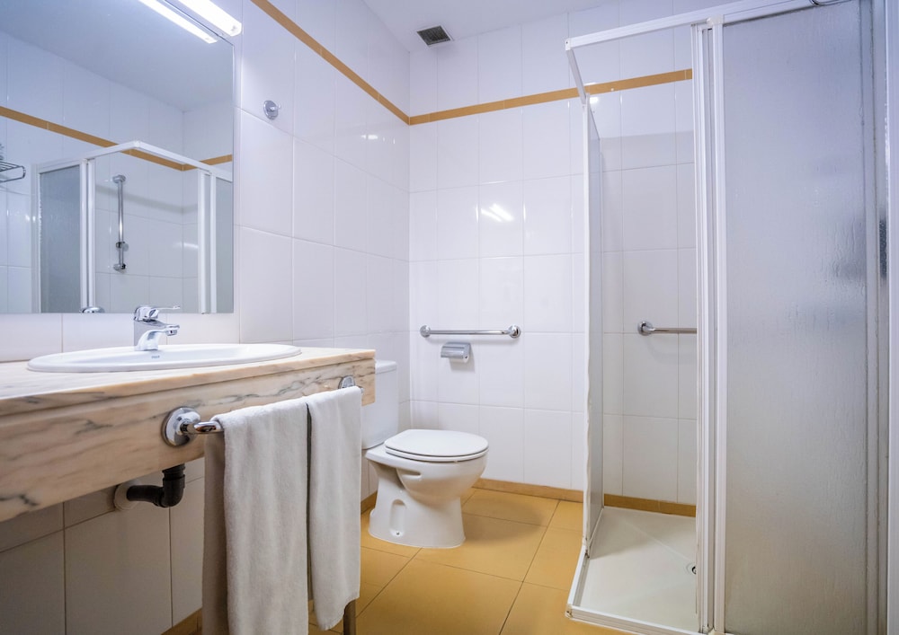 Habitación con 1 cama doble o 2 individuales del hotel Yit Conquista De Toledo. Foto 9